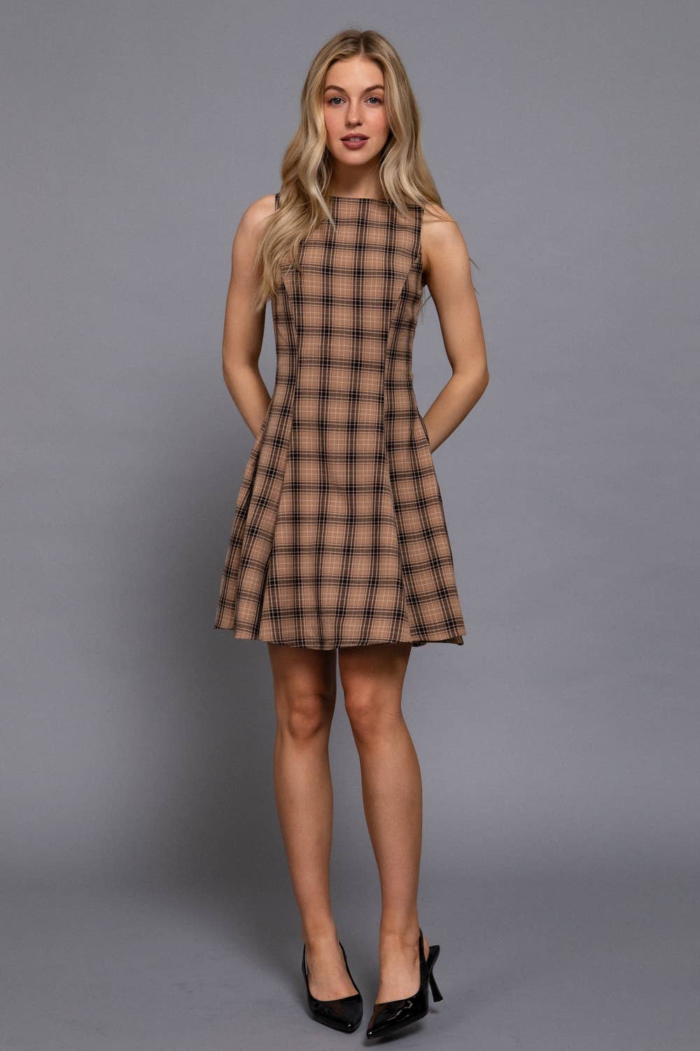 Sleeveless Boat Neck Swing Plaid Woven Mini Dress: mauve/black