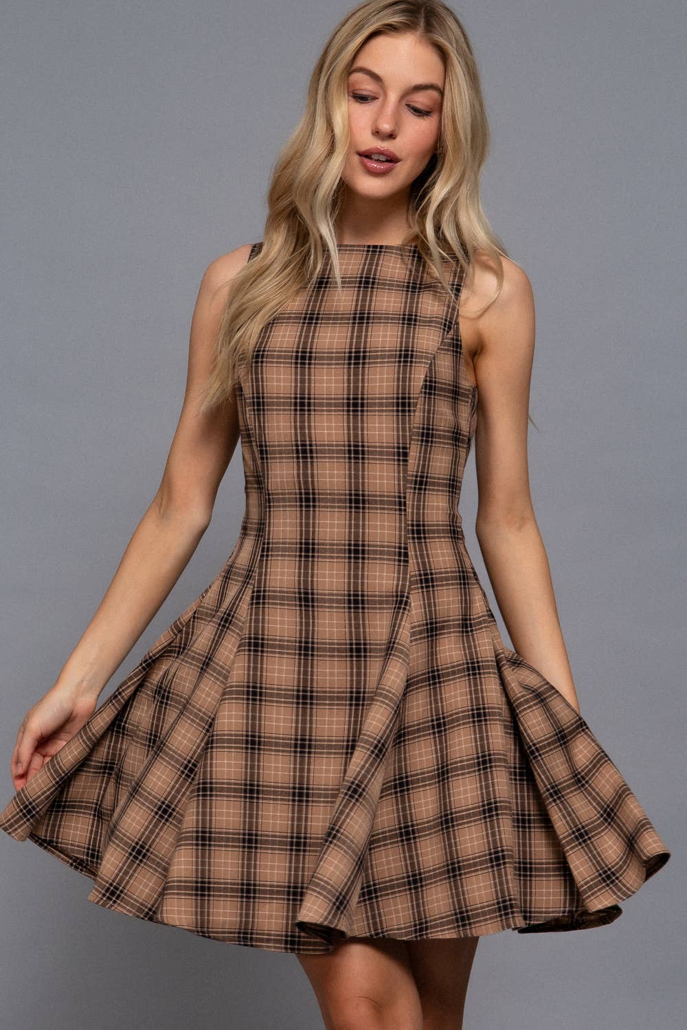 Sleeveless Boat Neck Swing Plaid Woven Mini Dress: mauve/black