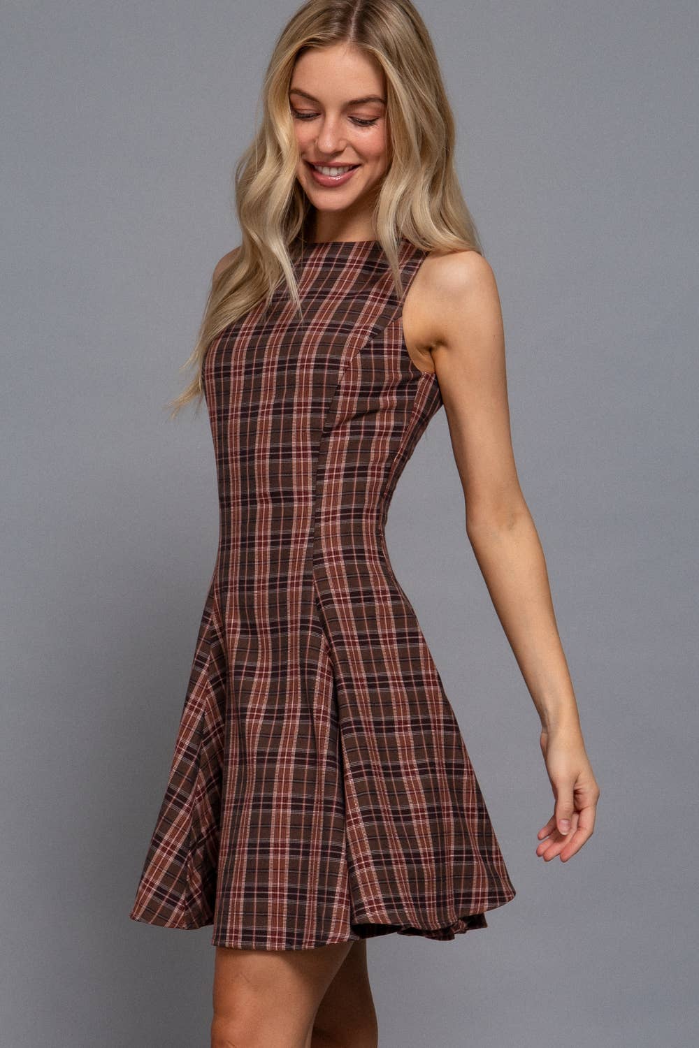 Sleeveless Boat Neck Swing Plaid Woven Mini Dress: mauve/black