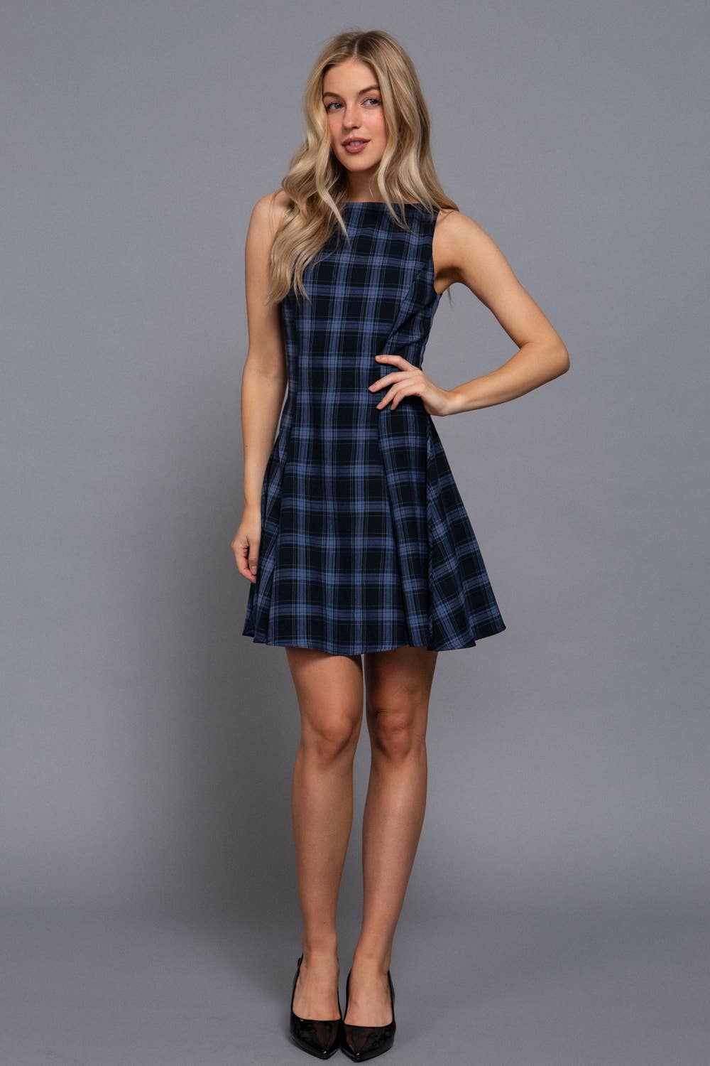 Sleeveless Boat Neck Swing Plaid Woven Mini Dress: navy/blue